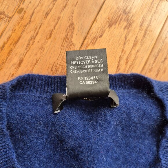 Lord & Taylor Cashmere Sweater Crew Neck Size Medium - Picture 3 of 8